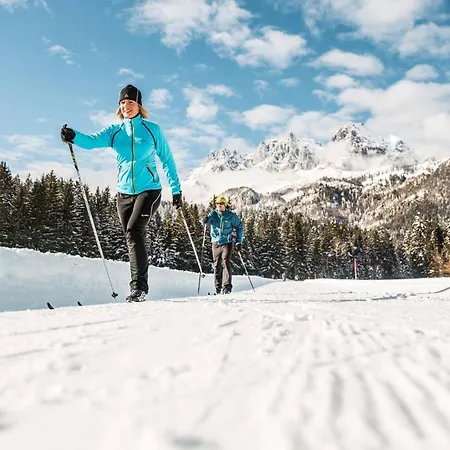 アパート Design By Alpine Host Helpers ヴェステンドルフ