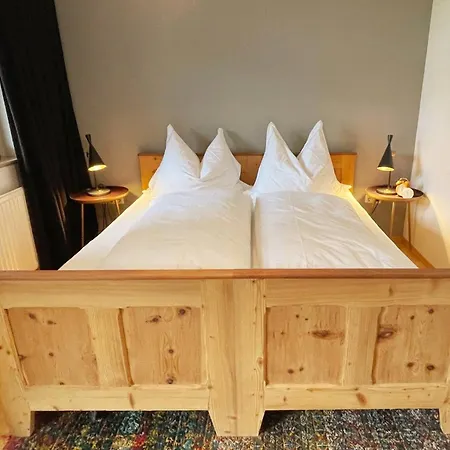 アパート Design By Alpine Host Helpers *