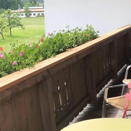 Design By Alpine Host Helpers アパート