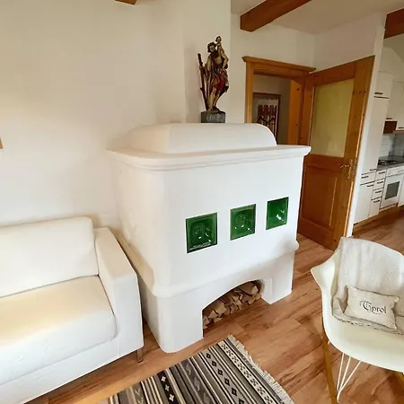 Design By Alpine Host Helpers アパート *